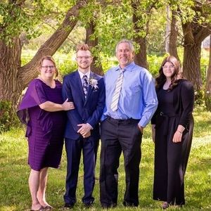 Meet your Posher, April